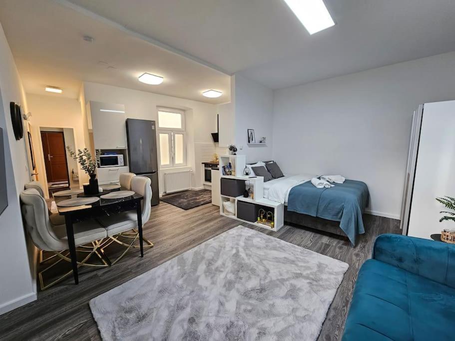 Affordable Suite In Vienna'S Hotpoint Экстерьер фото
