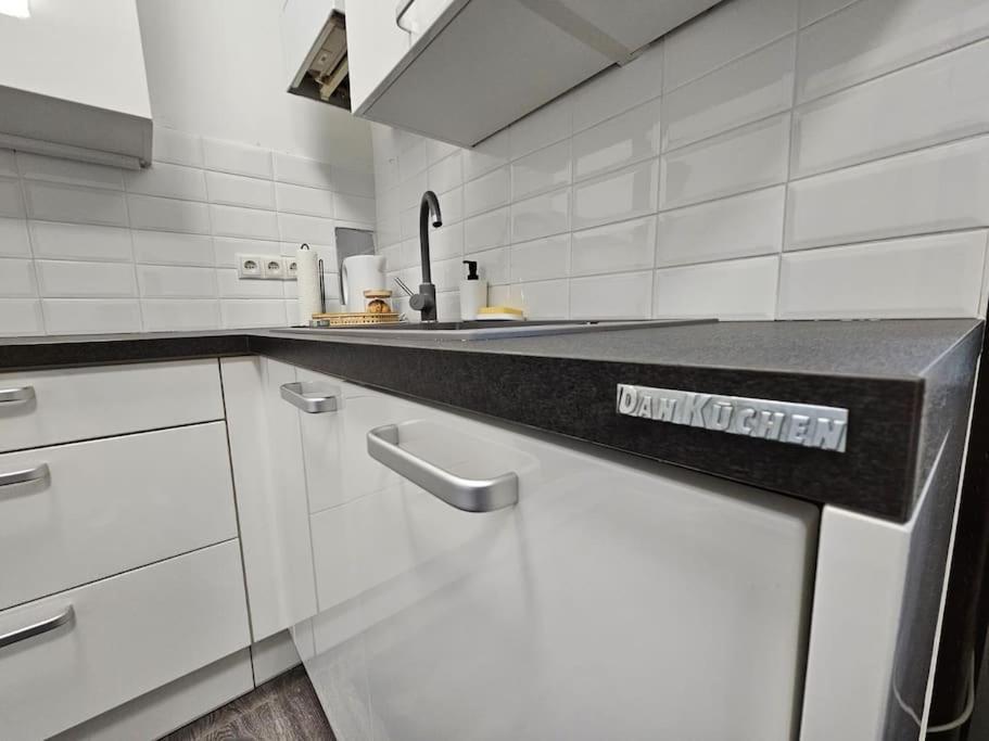 Affordable Suite In Vienna'S Hotpoint Экстерьер фото