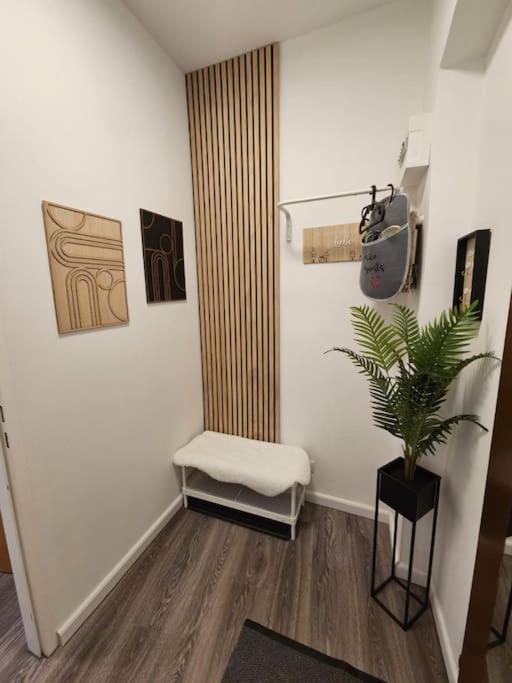 Affordable Suite In Vienna'S Hotpoint Экстерьер фото
