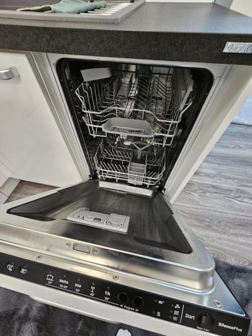 Affordable Suite In Vienna'S Hotpoint Экстерьер фото