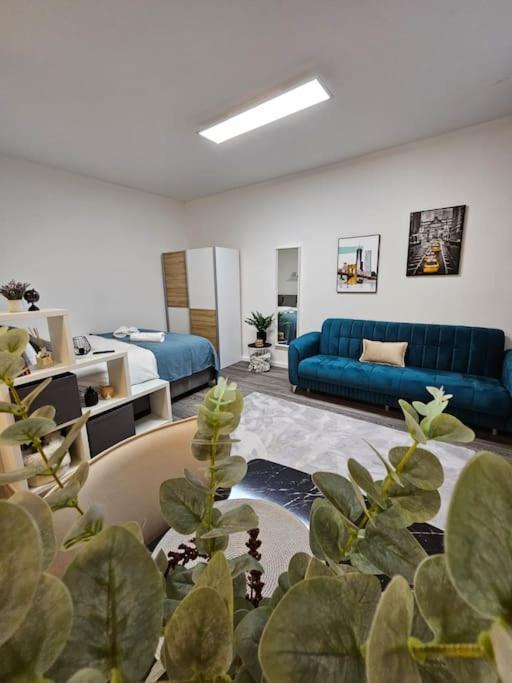 Affordable Suite In Vienna'S Hotpoint Экстерьер фото